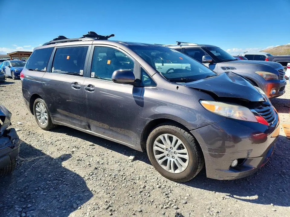 2013 TOYOTA SIENNA XLE 8-PASSENGER  