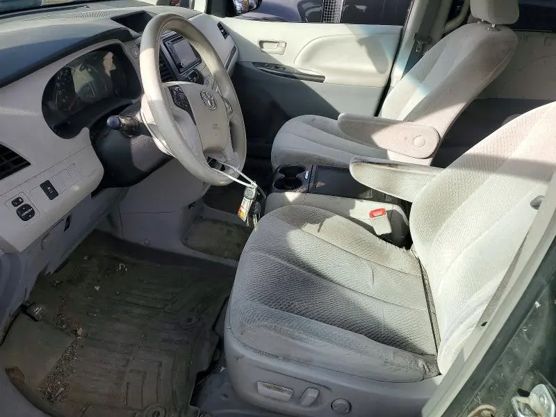 2013 TOYOTA SIENNA LE 7-PASSENGER  