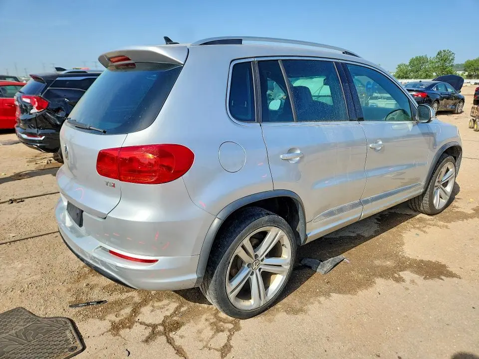 2016 VOLKSWAGEN TIGUAN S  