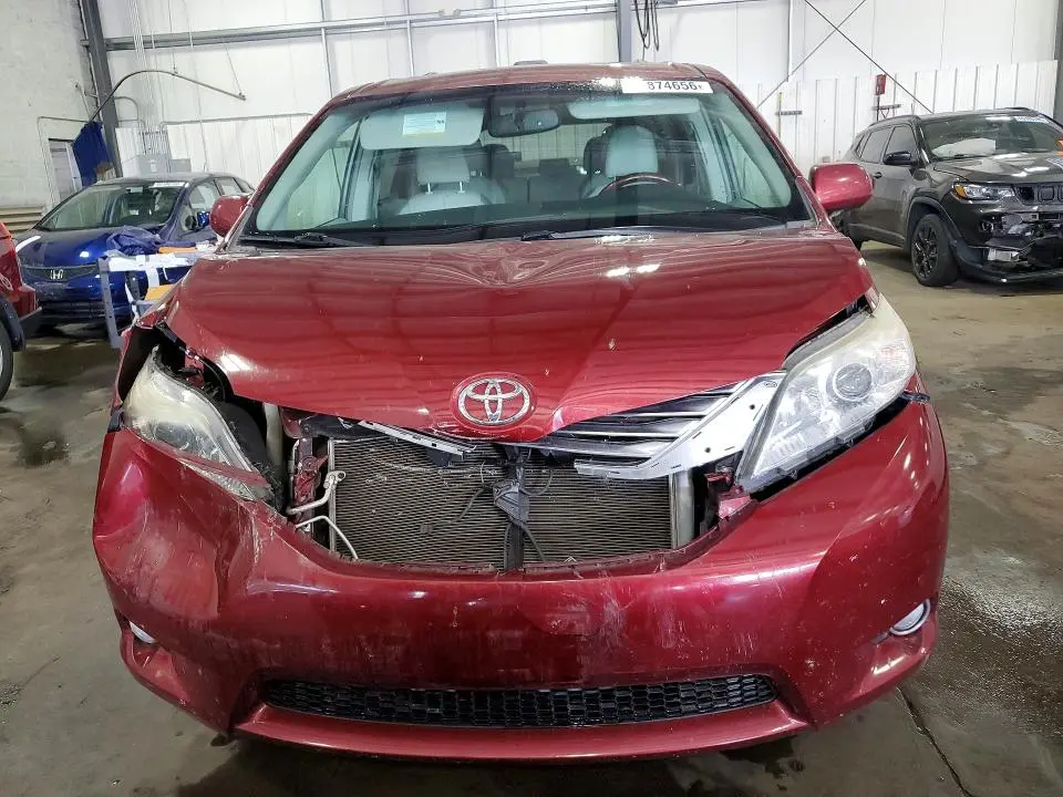 2011 TOYOTA SIENNA LIMITED 7-PASSENGER  
