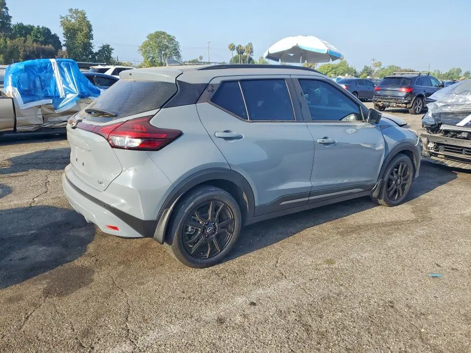 2024 NISSAN KICKS SR  