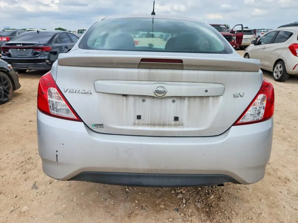 2019 NISSAN VERSA SV  