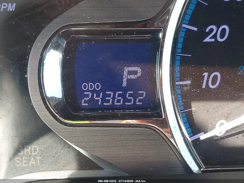 2011 TOYOTA SIENNA XLE V6