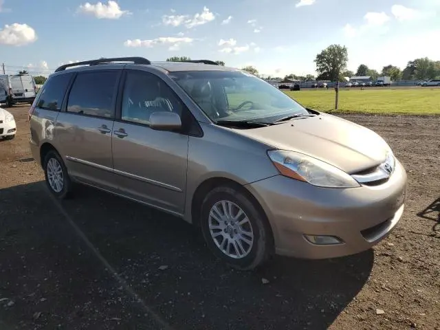 2010 TOYOTA SIENNA XLE  