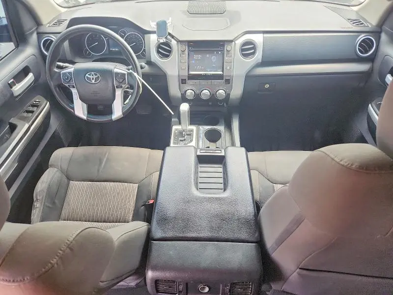 2016 TOYOTA TUNDRA CREWMAX SR5  