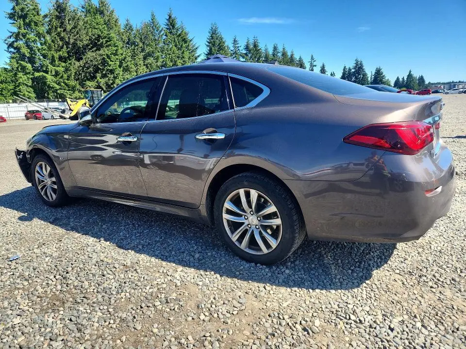 2018 INFINITI Q70 3.7 LUXE  