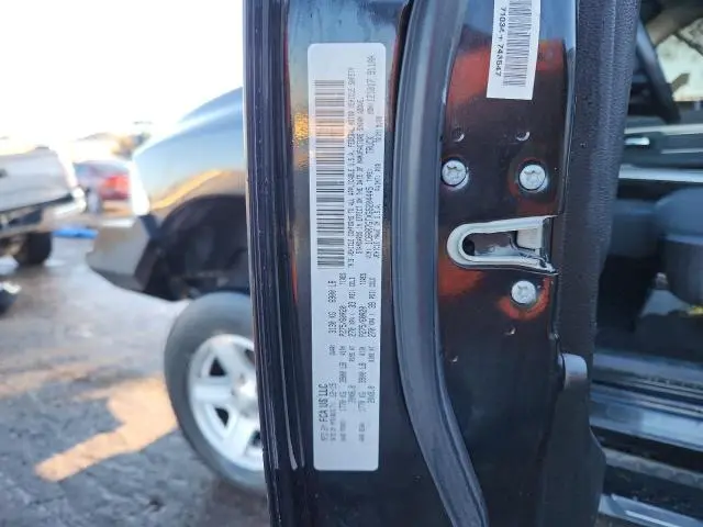2016 RAM 1500 SLT