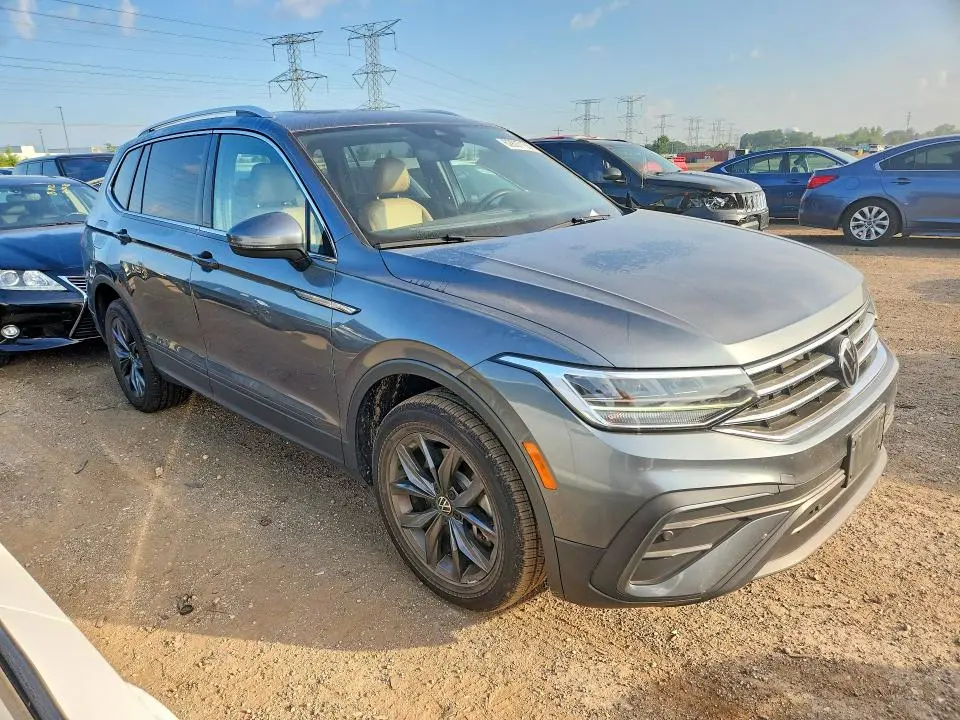 2022 VOLKSWAGEN TIGUAN SE  