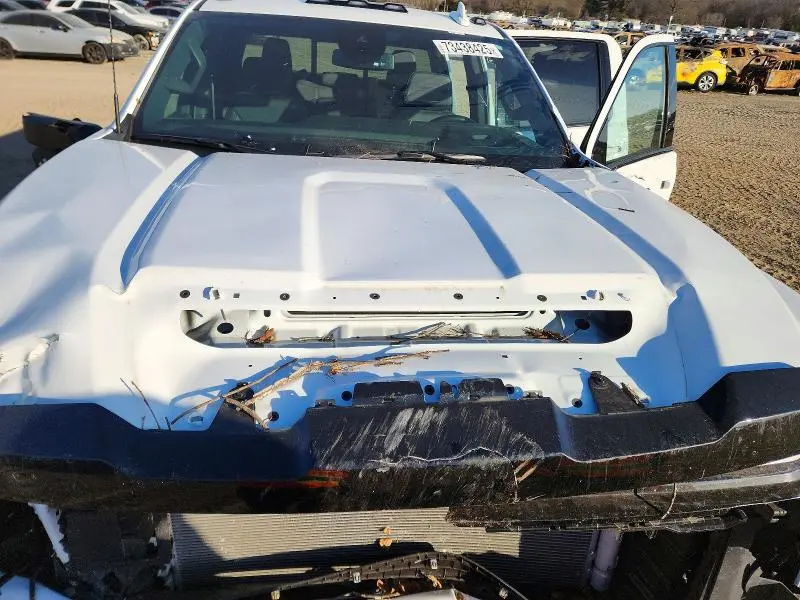 2025 GMC SIERRA K2500 AT4  