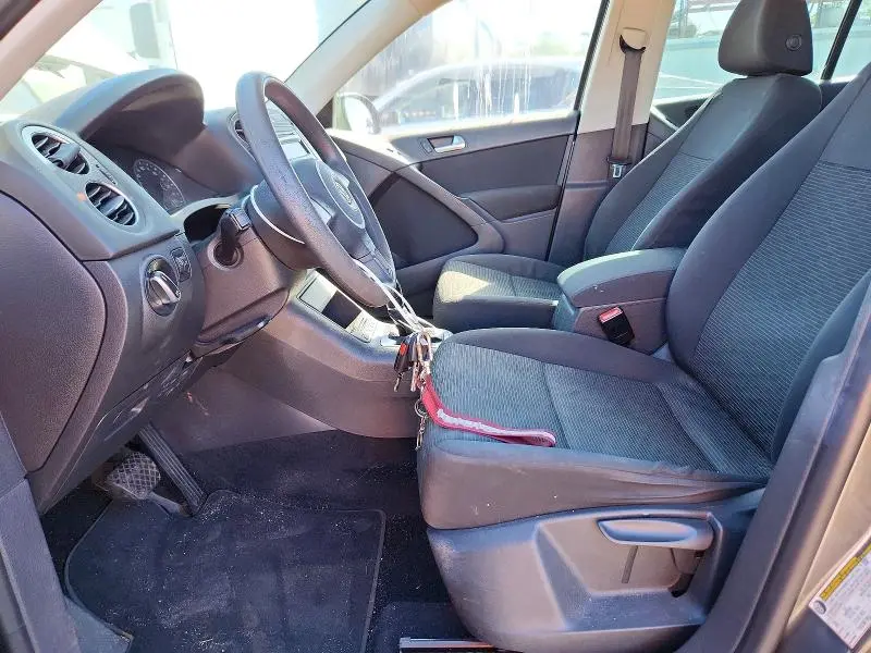 2012 VOLKSWAGEN TIGUAN S  
