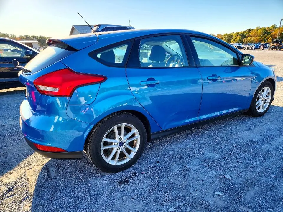 2015 FORD FOCUS SE  