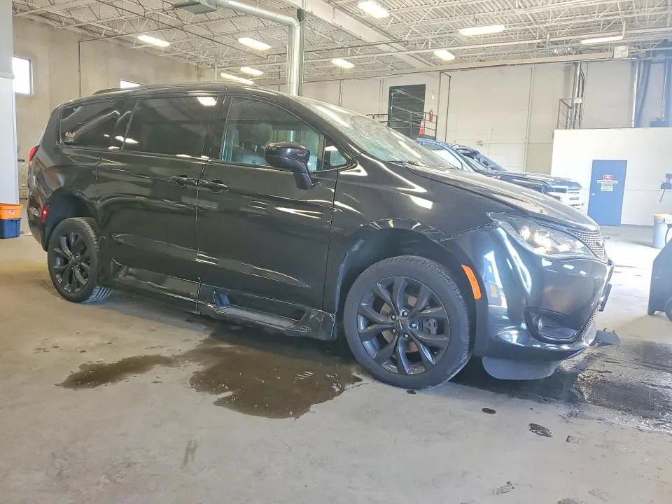 2018 CHRYSLER PACIFICA TOURING L PLUS  