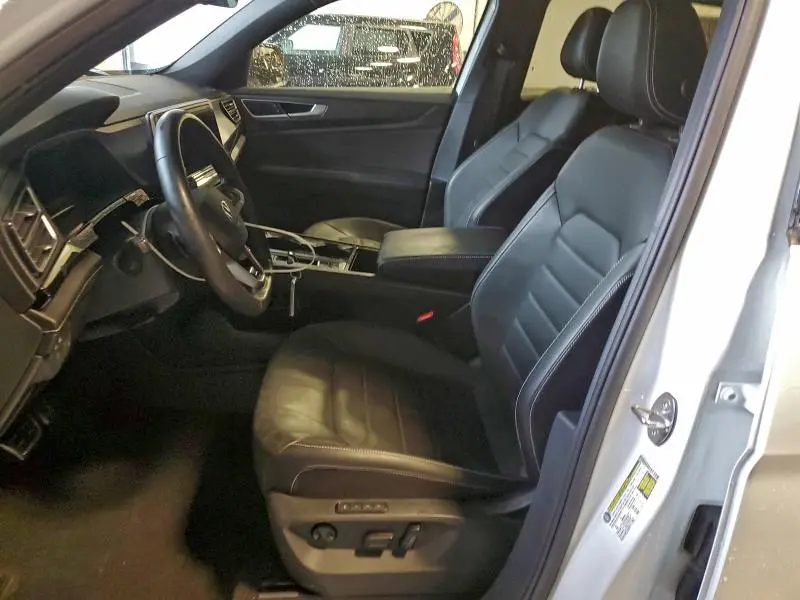 2024 VOLKSWAGEN ATLAS CROSS SPORT SEL R-LINE  