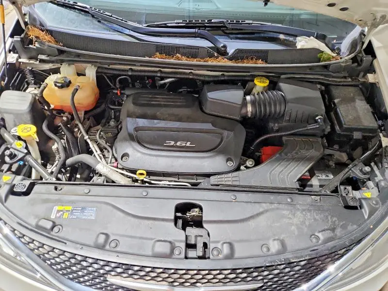 2017 CHRYSLER PACIFICA LIMITED  