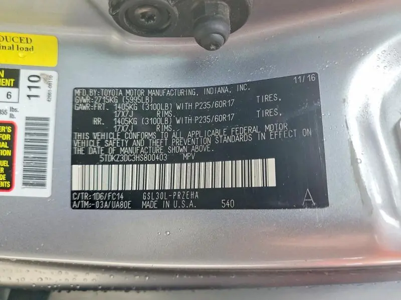 2017 TOYOTA SIENNA LE  
