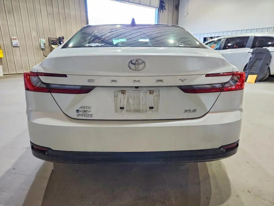 2025 TOYOTA CAMRY XLE  