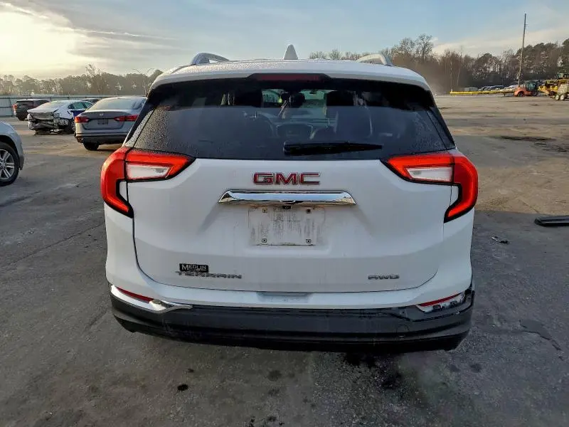2022 GMC TERRAIN SLT  