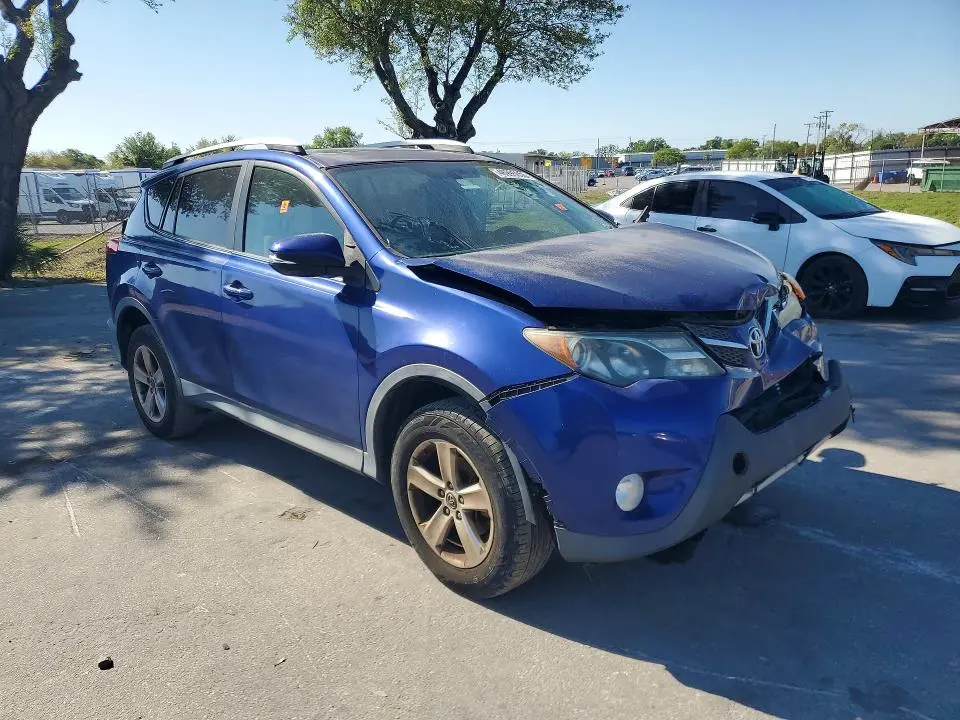 2015 TOYOTA RAV4 XLE  