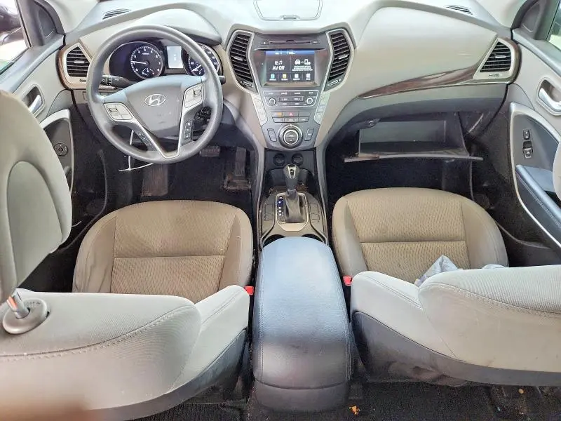 2017 HYUNDAI SANTA FE SE  
