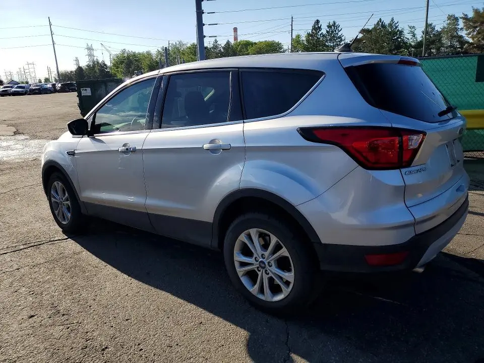 2019 FORD ESCAPE SE  