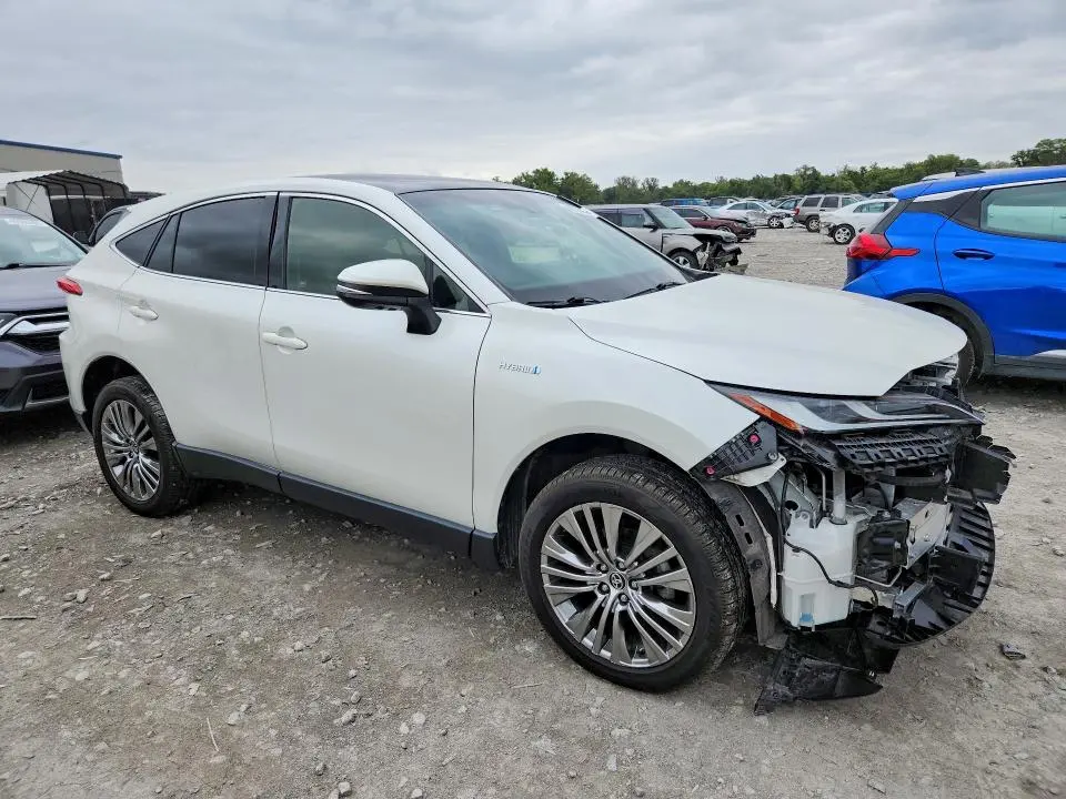 2021 TOYOTA VENZA LIMITED  