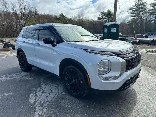 2024 MITSUBISHI OUTLANDER SE  