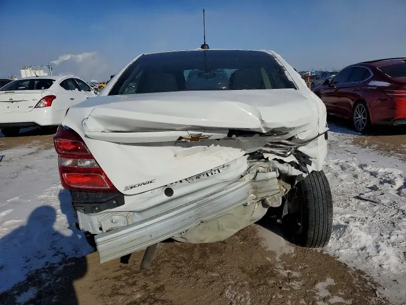 2017 CHEVROLET SONIC LT  