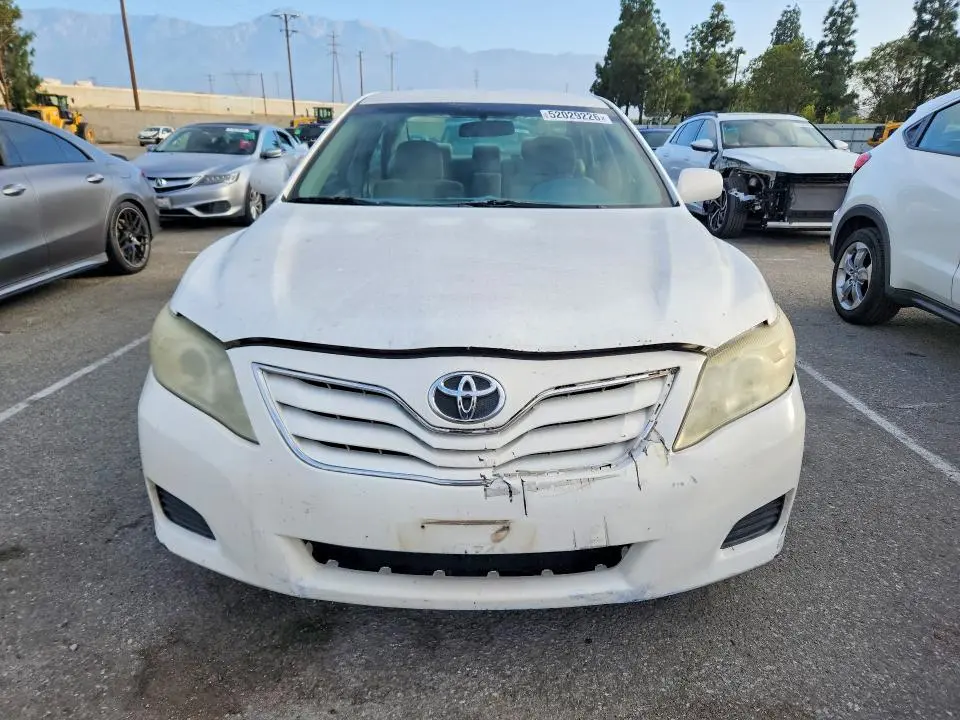 2011 TOYOTA CAMRY LE  