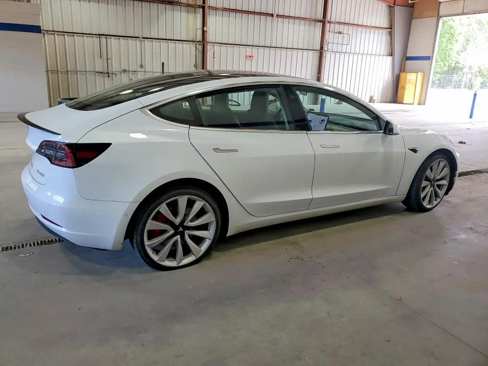 2018 TESLA MODEL 3   