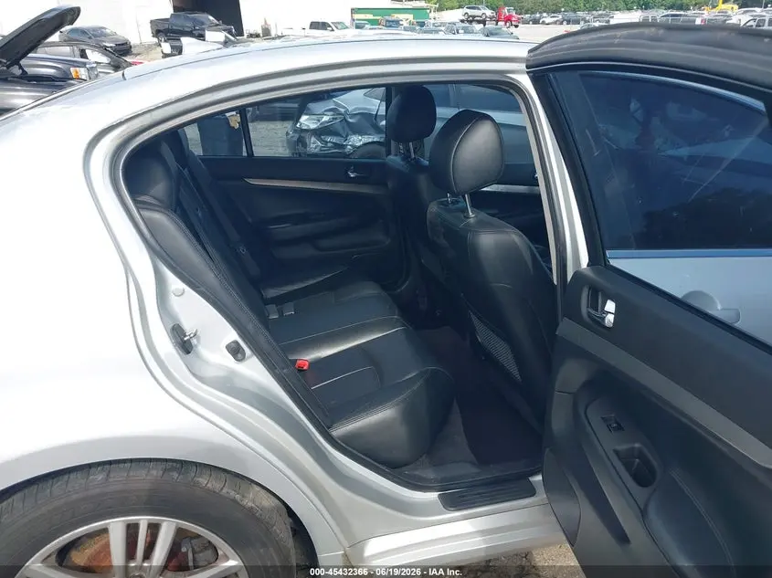 2013 INFINITI G37 JOURNEY