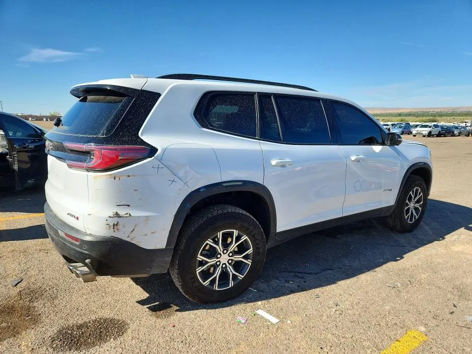 2026 GMC ACADIA AT4  