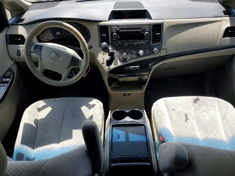 2011 TOYOTA SIENNA LE  