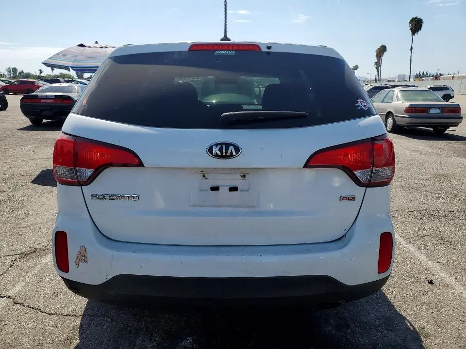2014 KIA SORENTO LX  