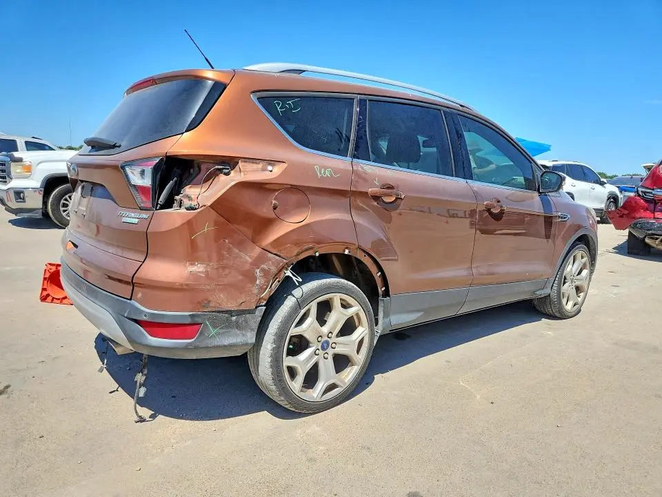 2017 FORD ESCAPE TITANIUM  