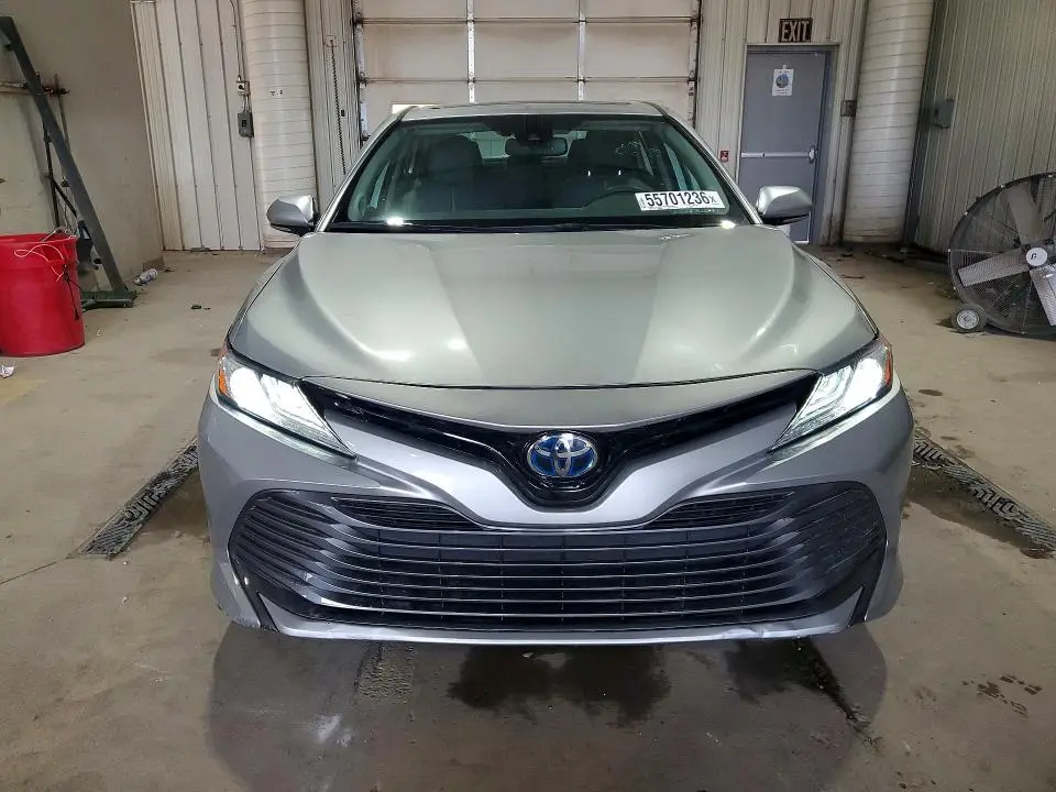 2020 TOYOTA CAMRY XLE  