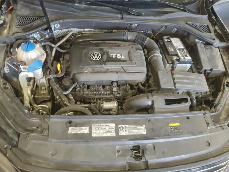 2016 VOLKSWAGEN PASSAT SE  