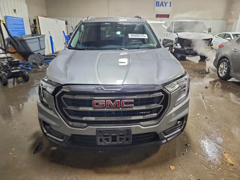 2024 GMC TERRAIN AT4  