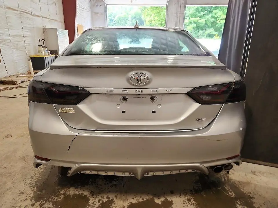 2019 TOYOTA CAMRY SE  