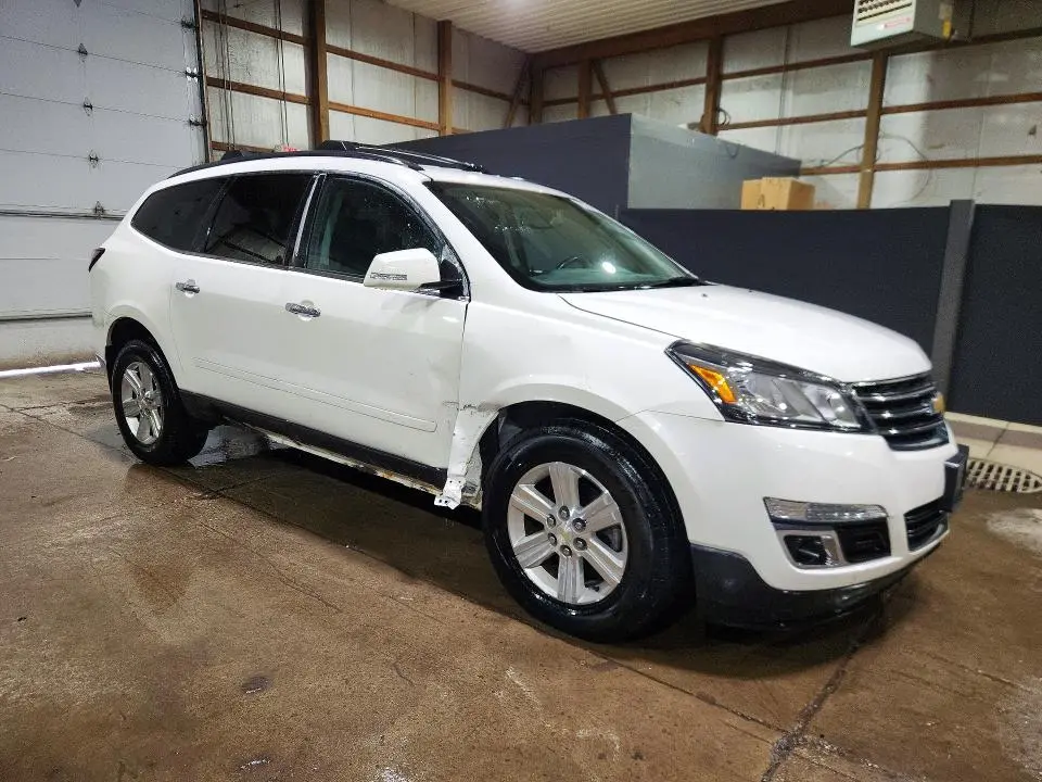 2014 CHEVROLET TRAVERSE LT  