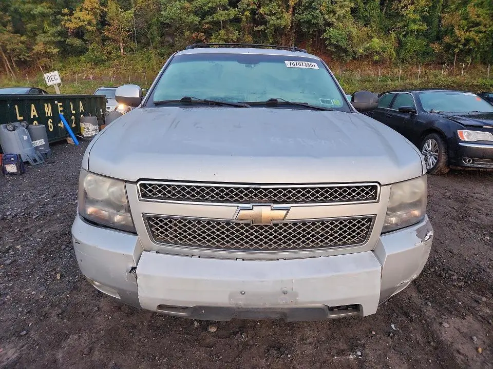 2011 CHEVROLET AVALANCHE LT  