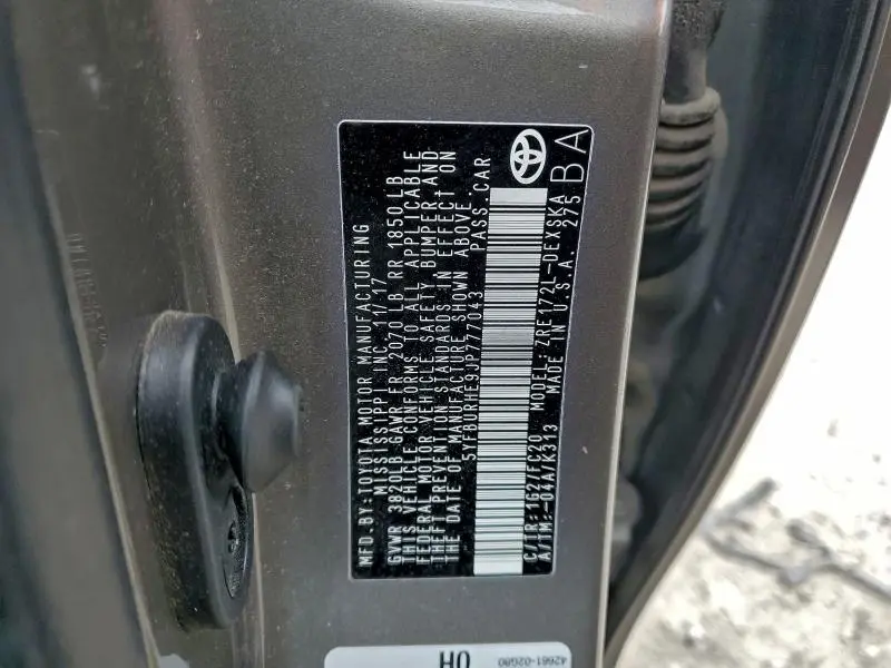 2018 TOYOTA COROLLA SE  