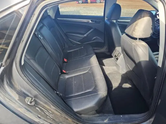 2018 VOLKSWAGEN PASSAT SE