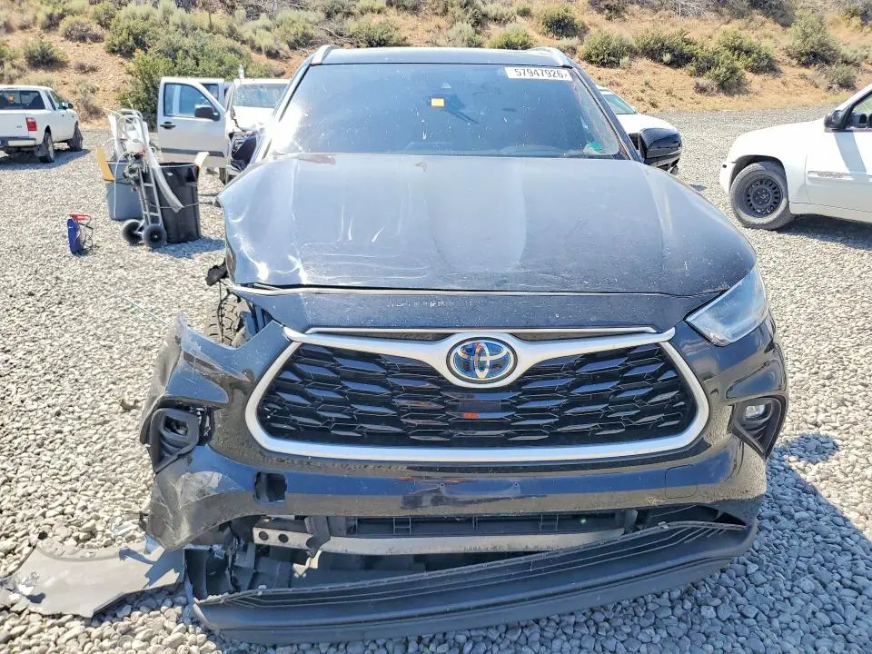 2021 TOYOTA HIGHLANDER HYBRID XLE  