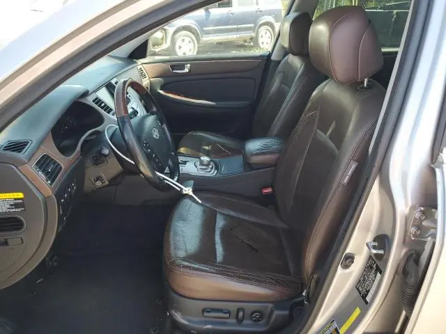2011 HYUN GENESIS 4.   