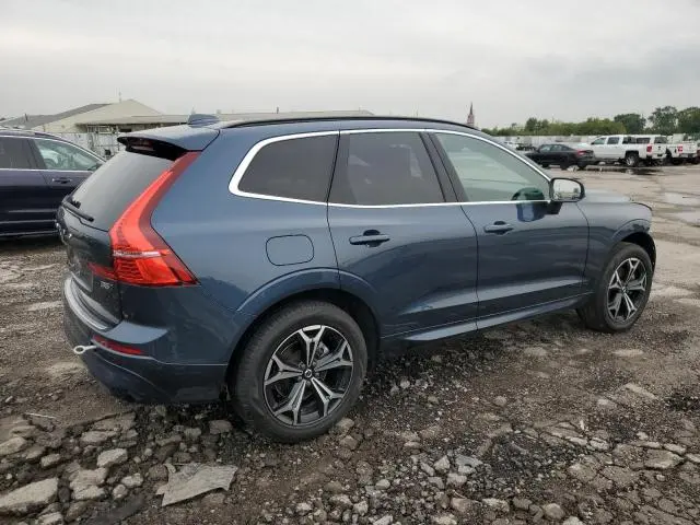 2022 VOLVO XC60 B5 MOMENTUM  