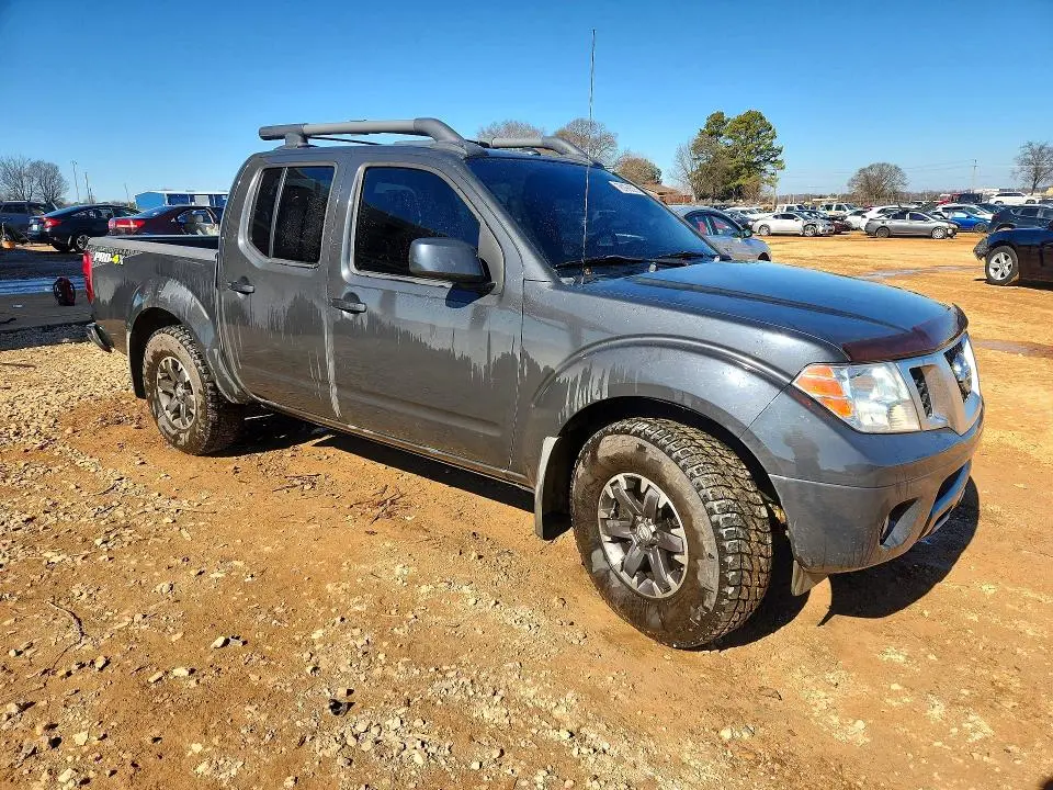 2015 NISSAN FRONTIER PRO-4X  
