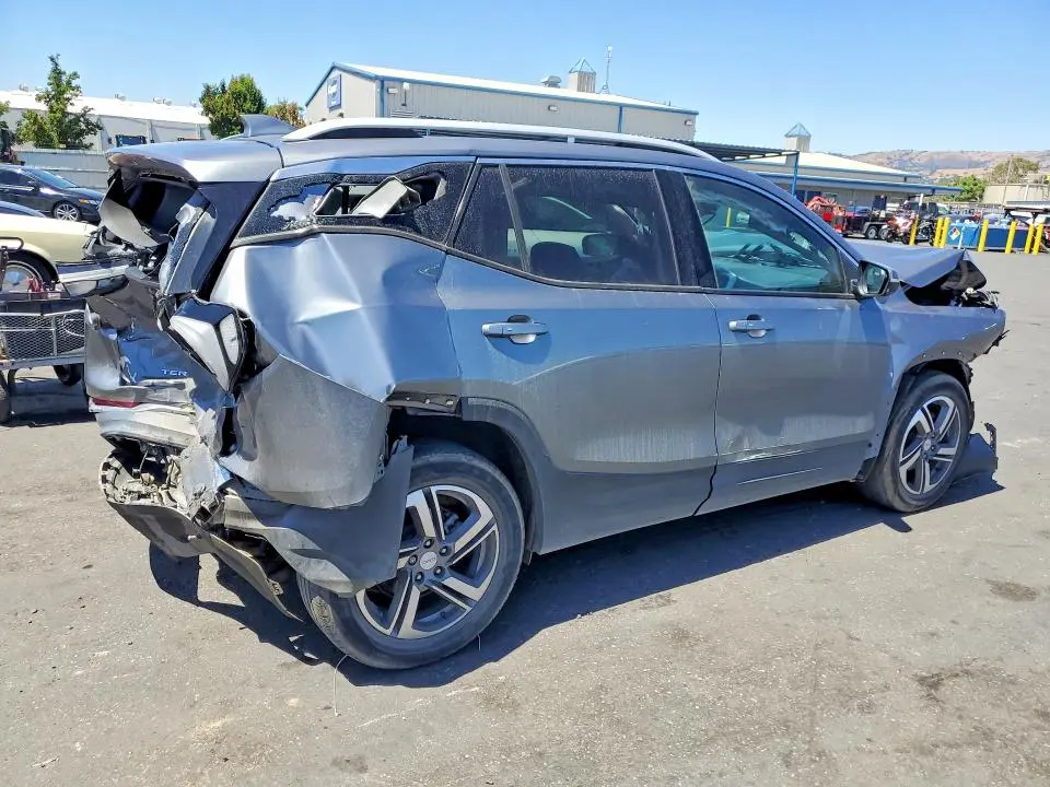 2021 GMC TERRAIN SLT  