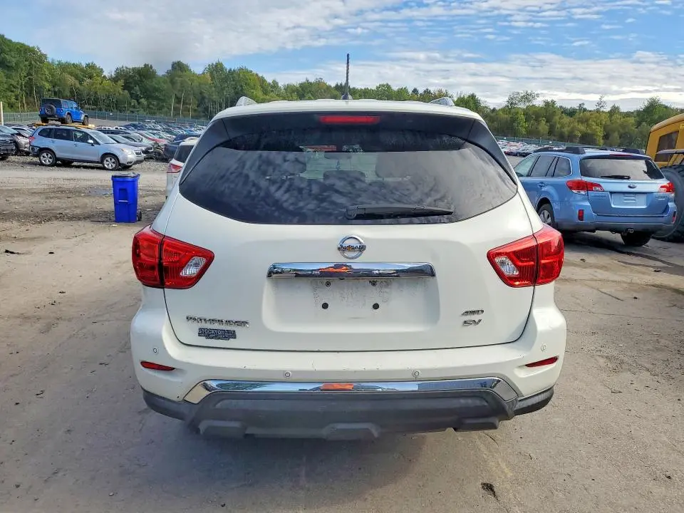 2017 NISSAN PATHFINDER SV  