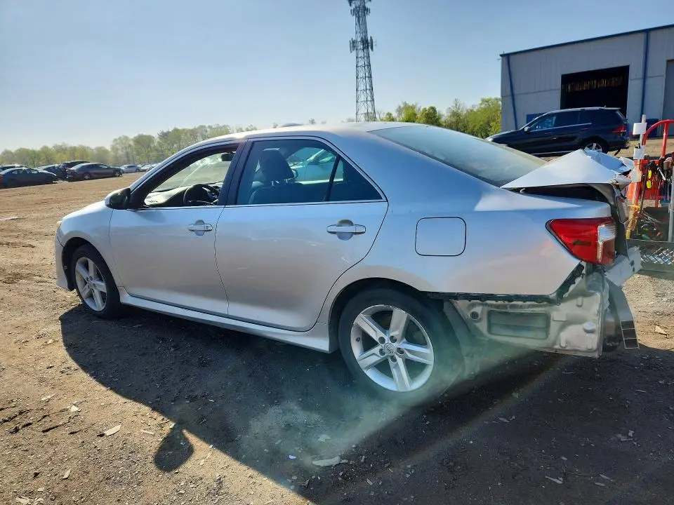 2012 TOYOTA CAMRY SE  