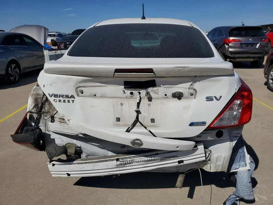 2015 NISSAN VERSA S  